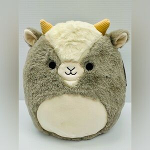 Squishmallows fluffy Walker the goat